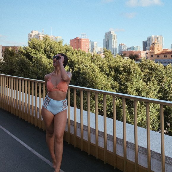 Meet your Posher, Gabrielle - Picture 2 of 3